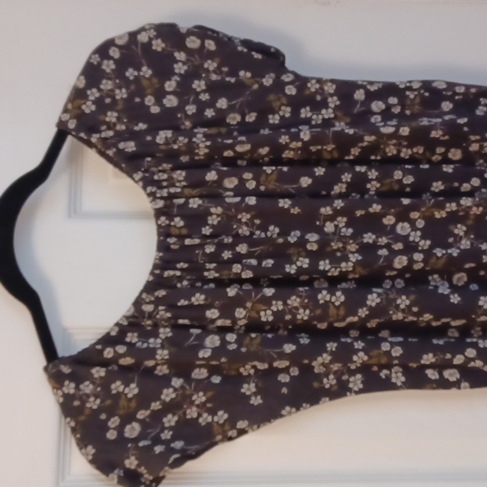 LOFT Floral Top, Gray and White, size XS